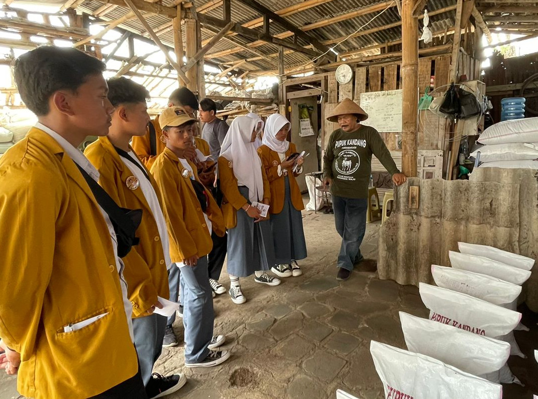 Foto bersama hasil panen